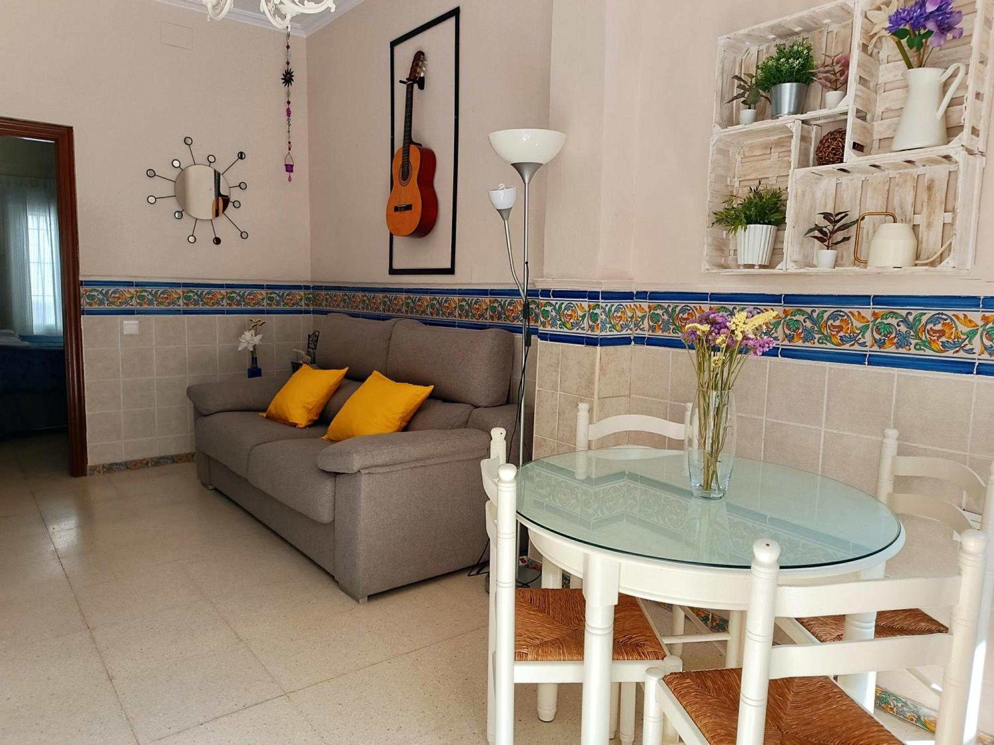 Tipico Y Pintoresco Patio De Vecinos, Con Encanto Севиля Екстериор снимка
